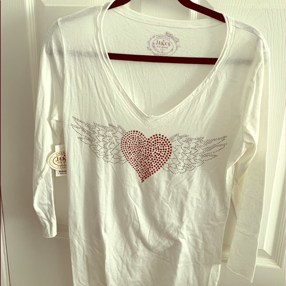 White T shirt with hearts. - Picture 1 of 6